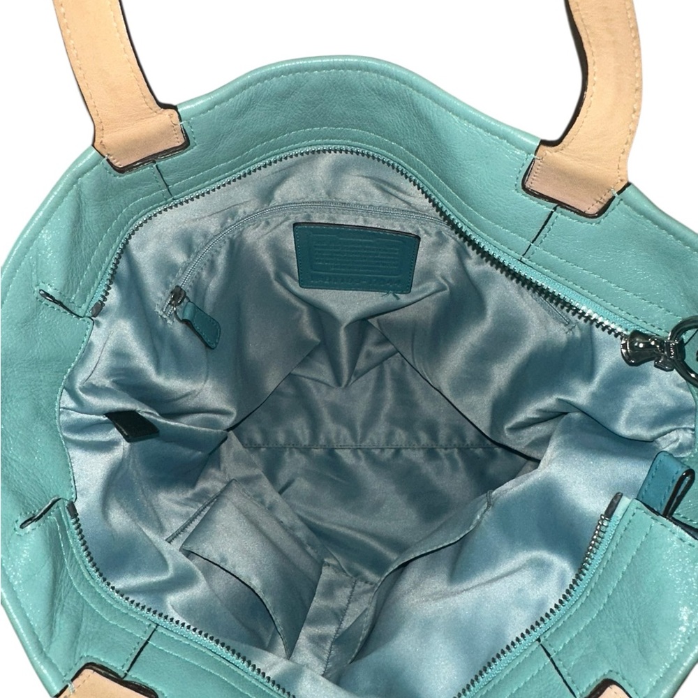 Coach Audrey Op Art Swirl Tote Bag - Picture 8 of 9